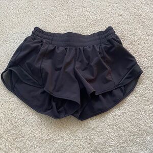 Lululemon “hotty hot” shorts black